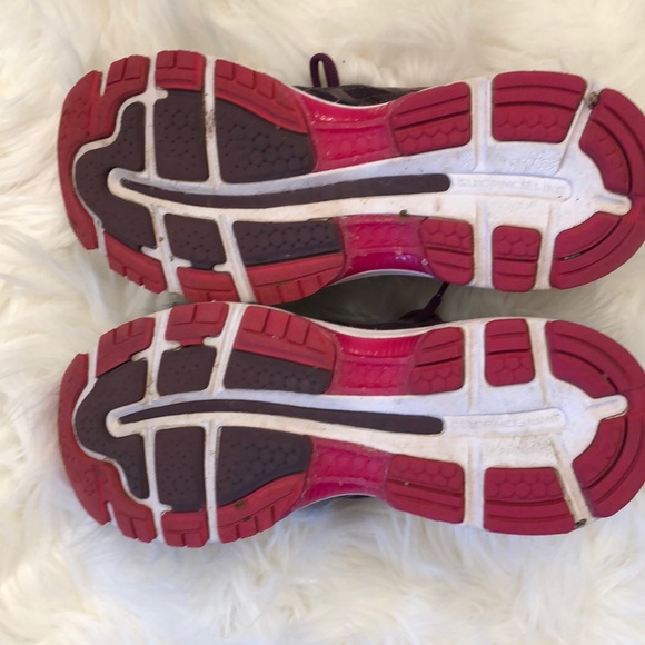 ASICS running shoes - Picture 3 of 3